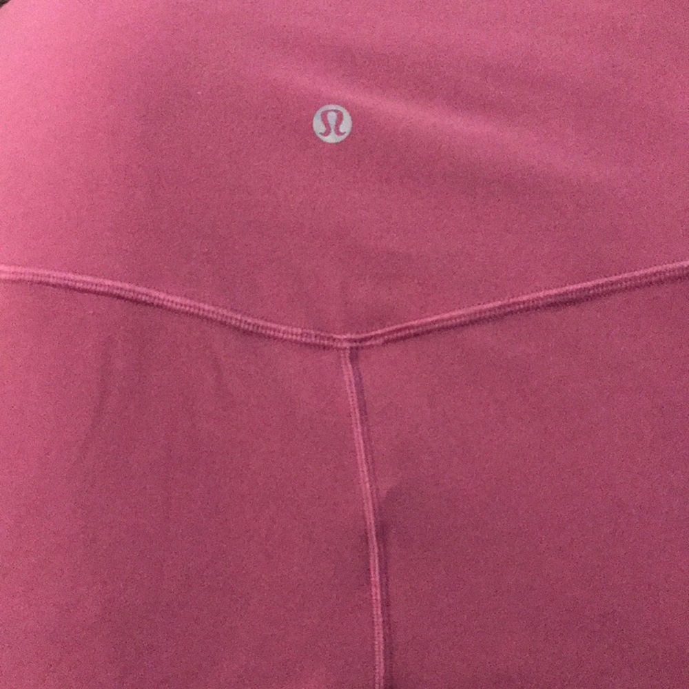 Lululemon aligns size 8